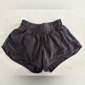 Lululemon Hotty Hot Low-Rise Lined Shorts 2.5” - Sz 0 - Black
